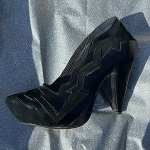 Irregular Choice Amazonianic Black Heels. Worn once. Size 10.